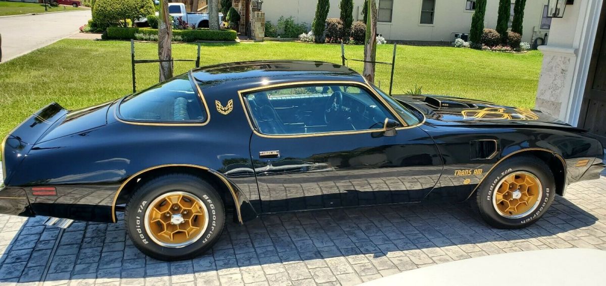 Surprising Facts About The Legendary “Smokey and The Bandit” Trans Am