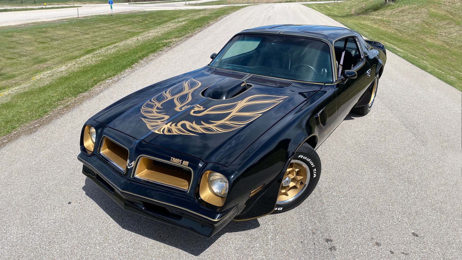 Surprising Facts About The Legendary “Smokey and The Bandit” Trans Am